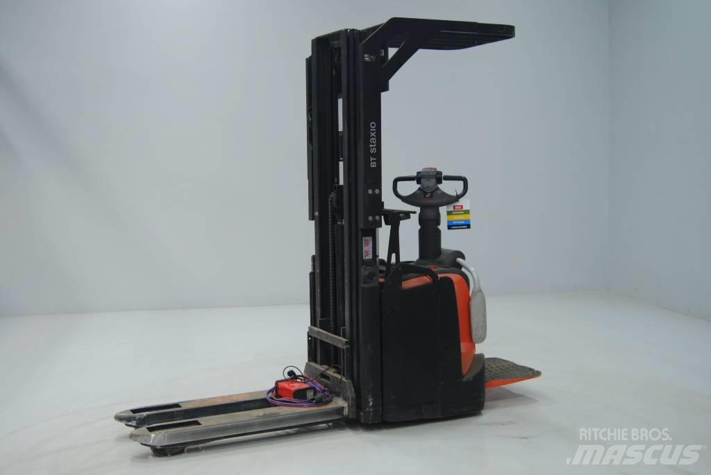 Toyota SPE120L Empilhador para operador externo