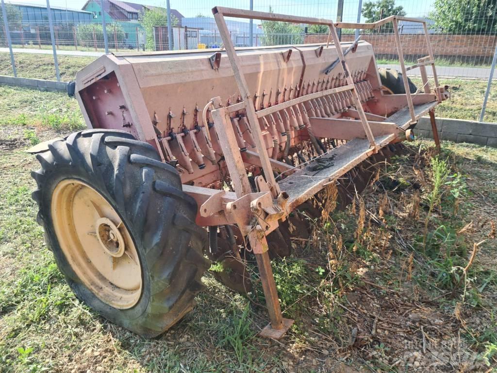 Kuhn 4M Perfuradoras combinadas