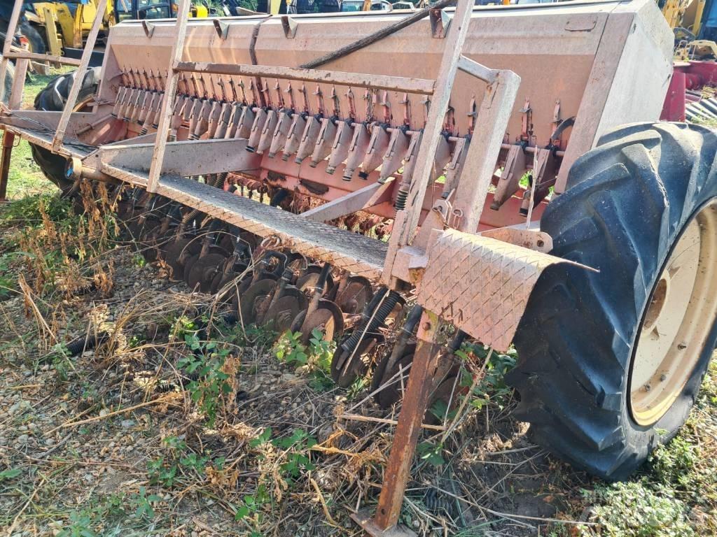 Kuhn 4M Perfuradoras combinadas