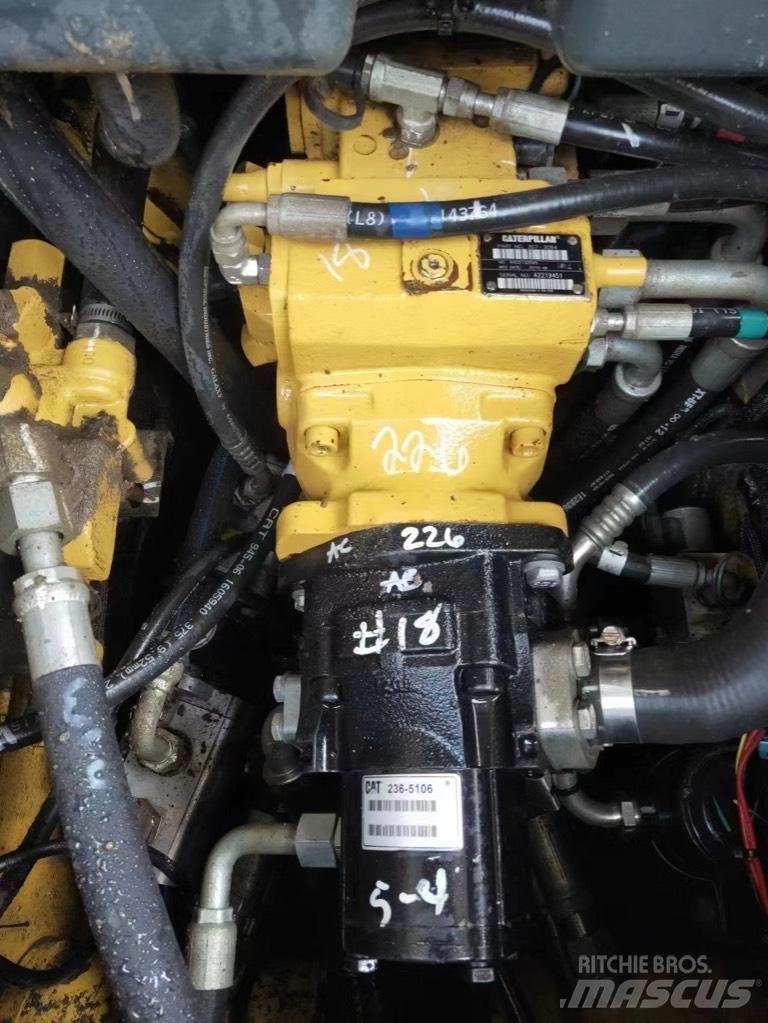 CAT 226 B Minicarregadeiras