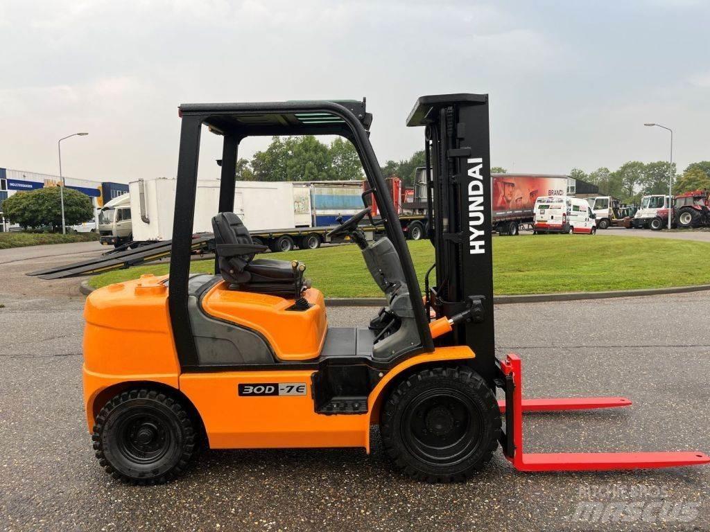 Hyundai 30D-7E Empilhadores Diesel