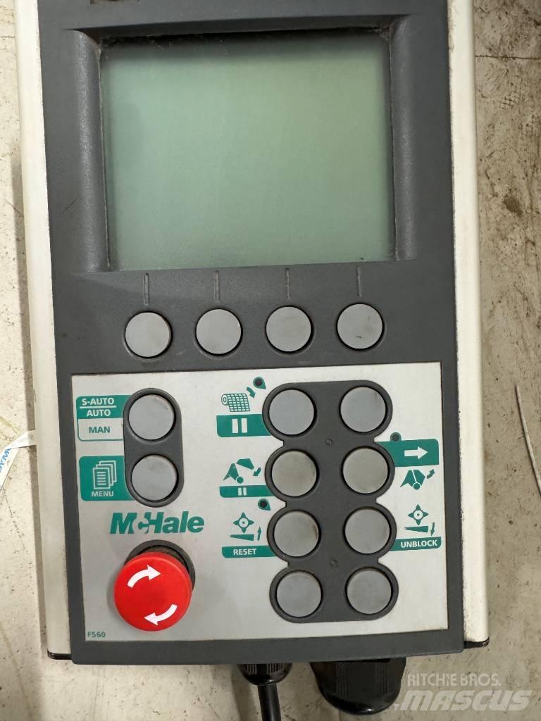 McHale F5600 Enfardadeira de rolos