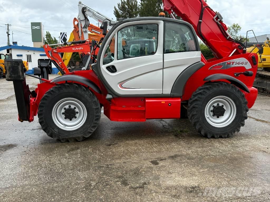 Manitou MT 1440 Manipulador telescópico