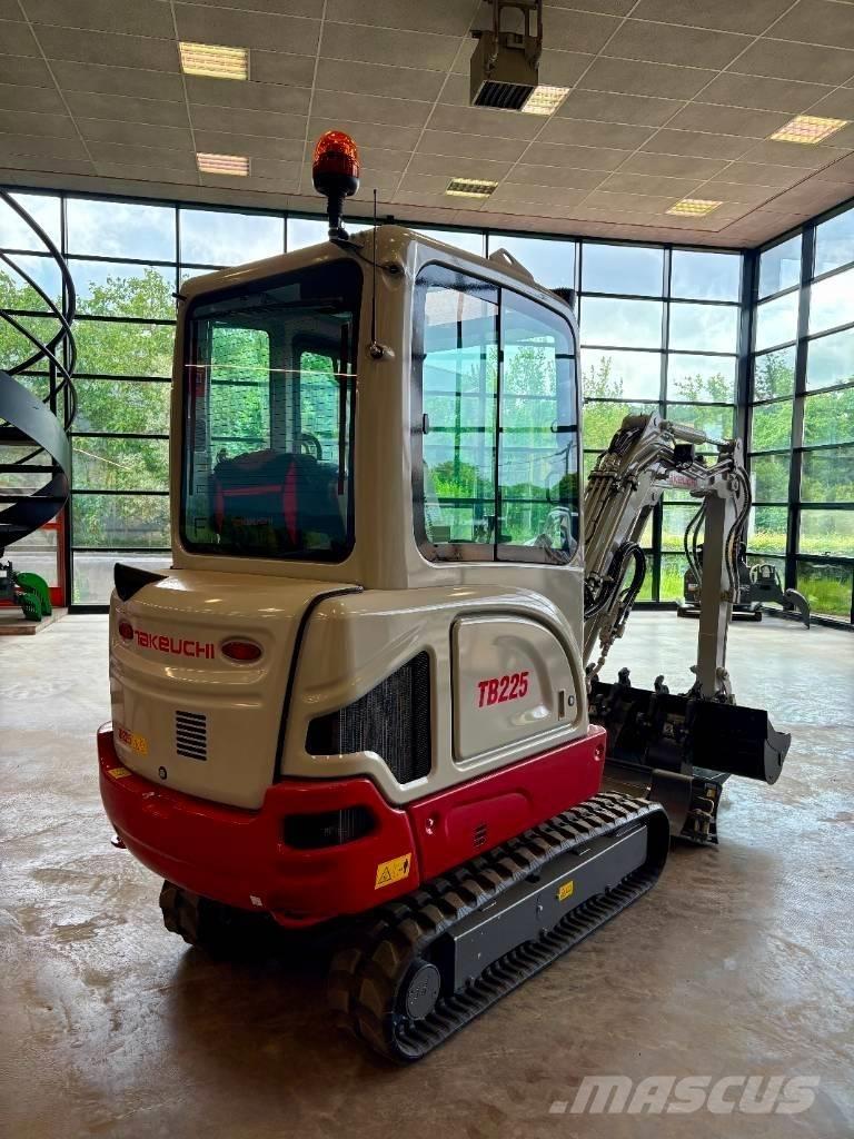 Takeuchi TB 225 Miniescavadeiras
