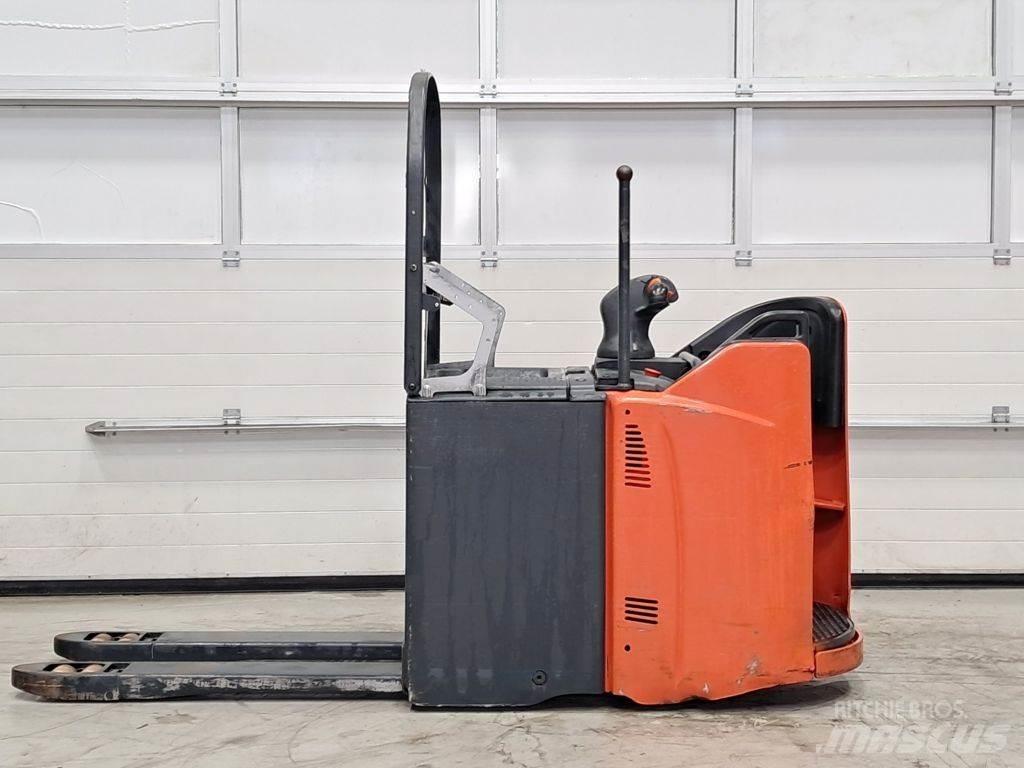 Linde T20SP-02 Porta palettes