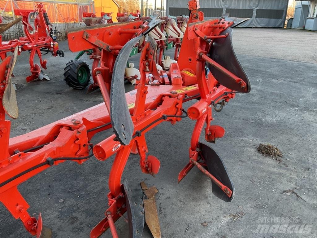Kuhn Vari-Master 122 Charruas reversíveis