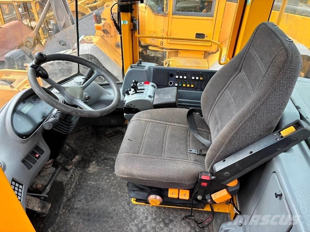 Volvo L 120 E Carregadeiras de rodas