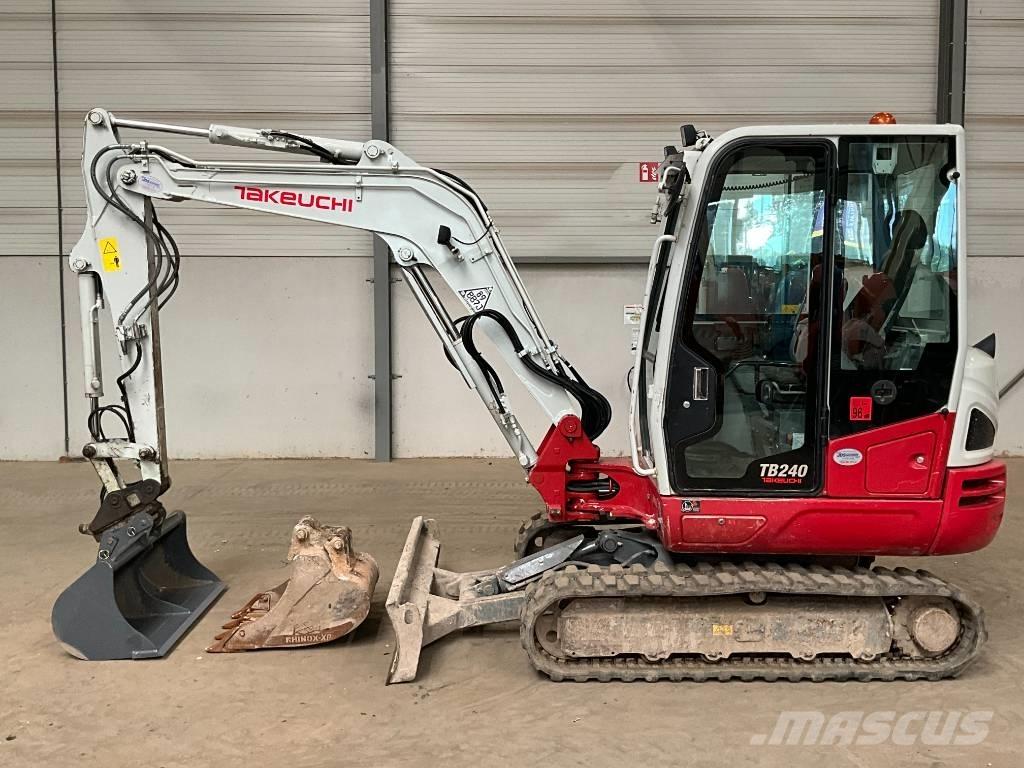 Takeuchi TB 240 Miniescavadeiras