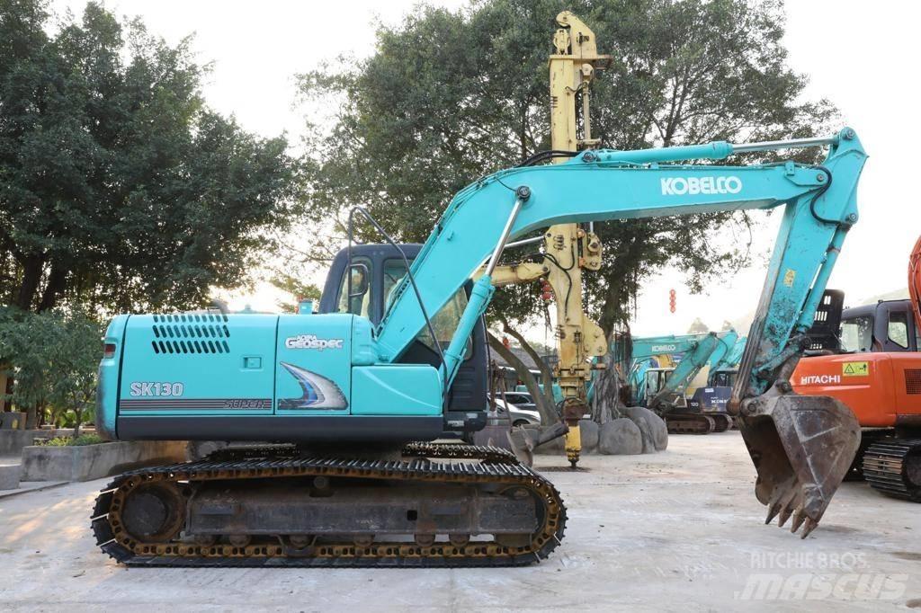Kobelco SK130 Escavadoras Midi 7t - 12t