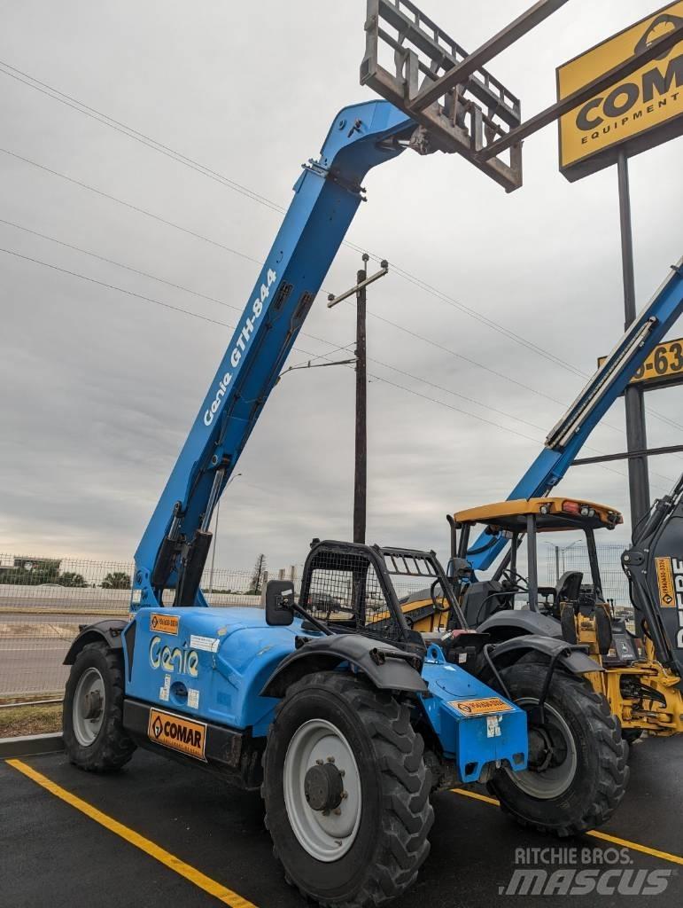 Genie GTH 844 Elevadores braços Telescópicos