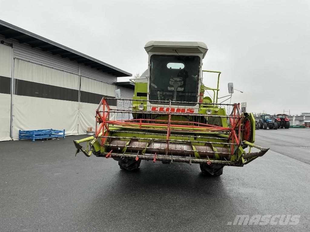CLAAS 48 Ceifeiras debulhadoras