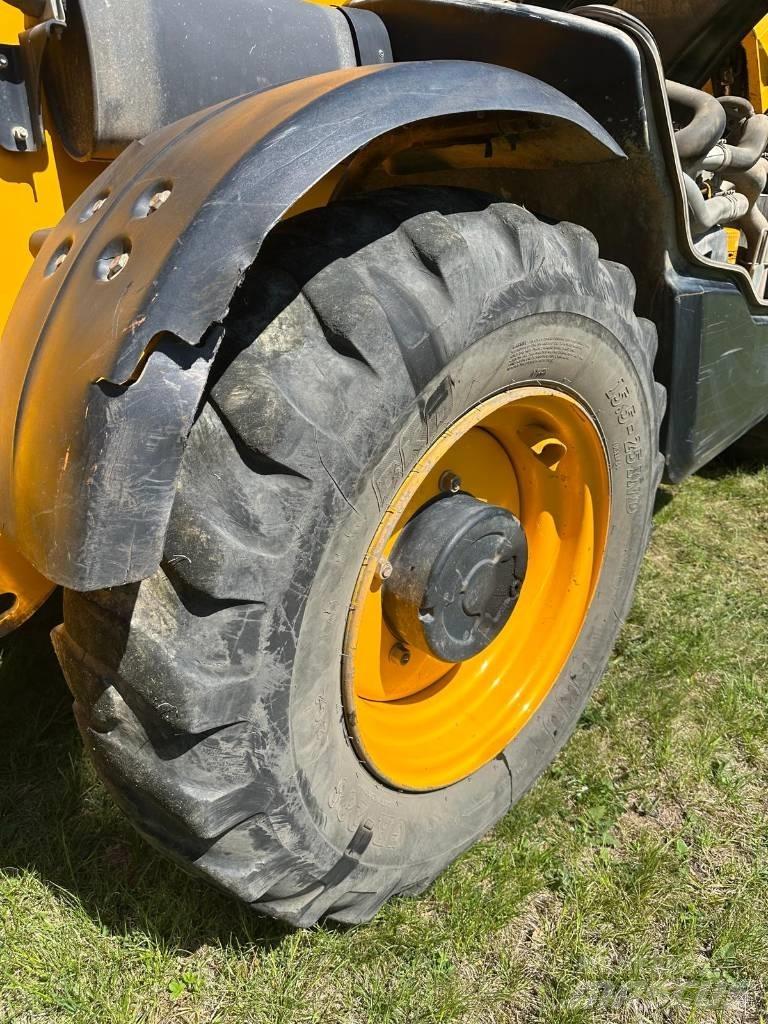 JCB 540-140 Manipulador telescópico