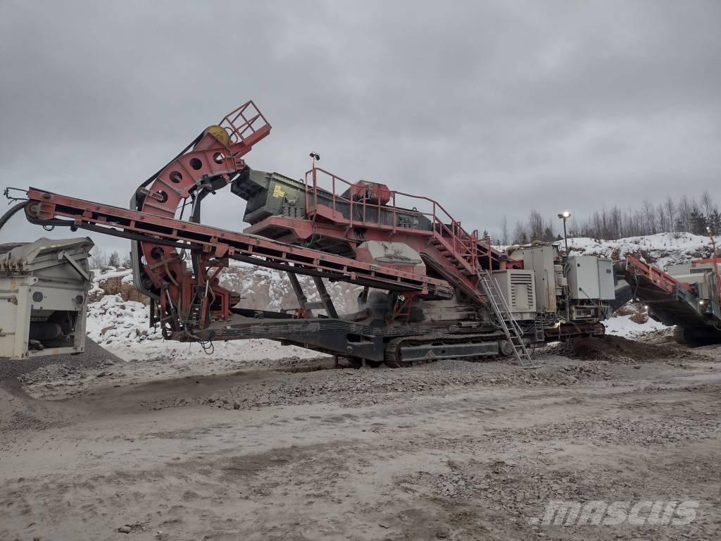 Sandvik UH 450 E Britadores móveis