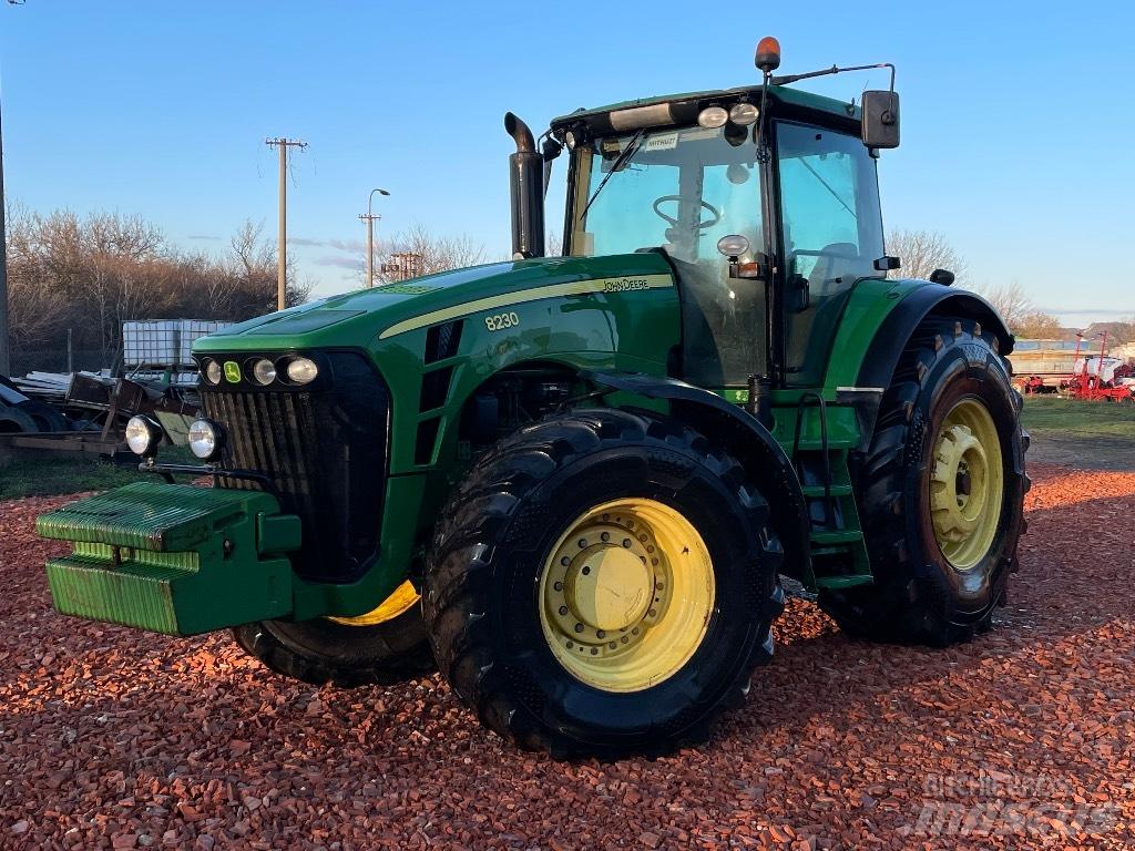 John Deere 8230 Tratores Agrícolas usados