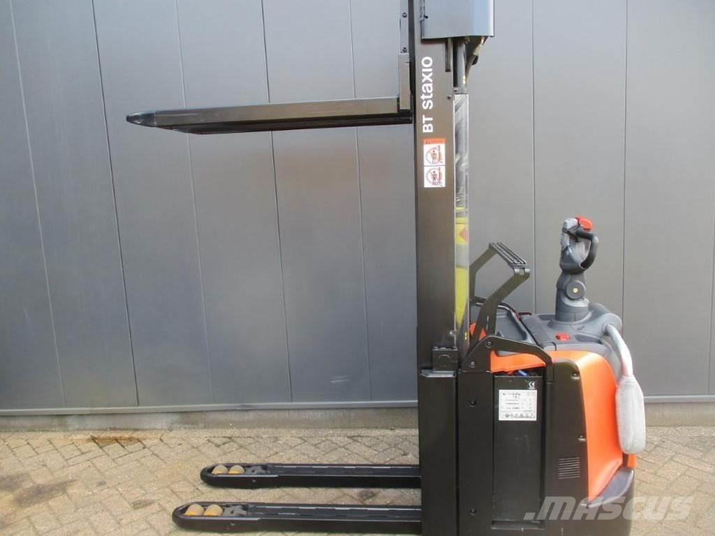 Toyota SPE 160L Empilhador para operador externo