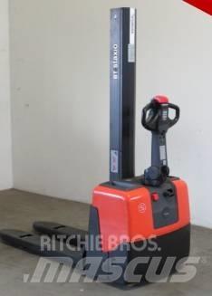 Toyota HWE 100 Empilhador para operador externo