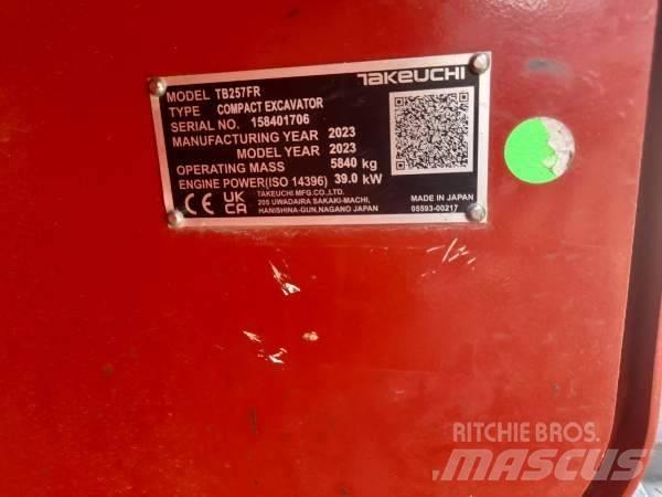 Takeuchi TB 257 FR Miniescavadeiras