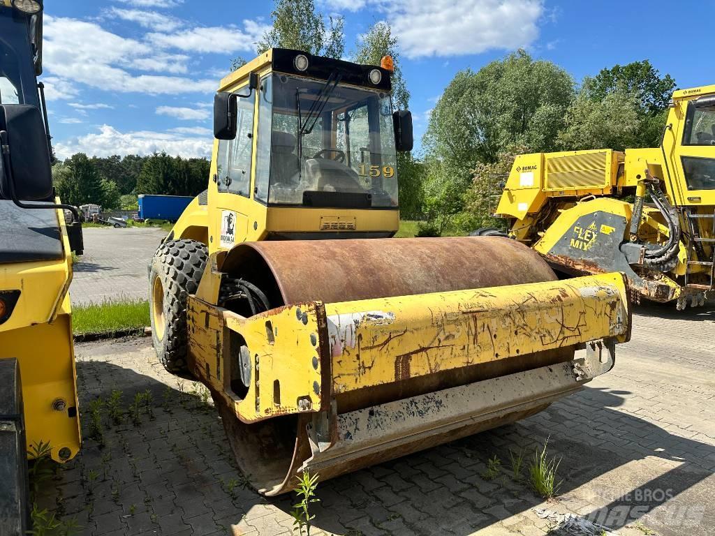 Bomag BW 211 D-4 Cilindros Compactadores monocilíndricos