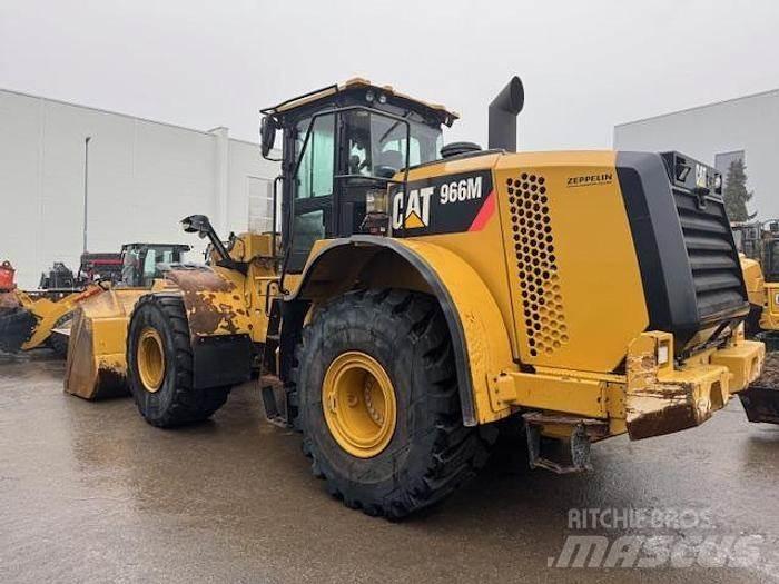 CAT 966M Carregadeiras de rodas
