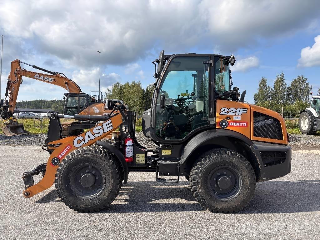 CASE 221 F Carregadeiras de rodas