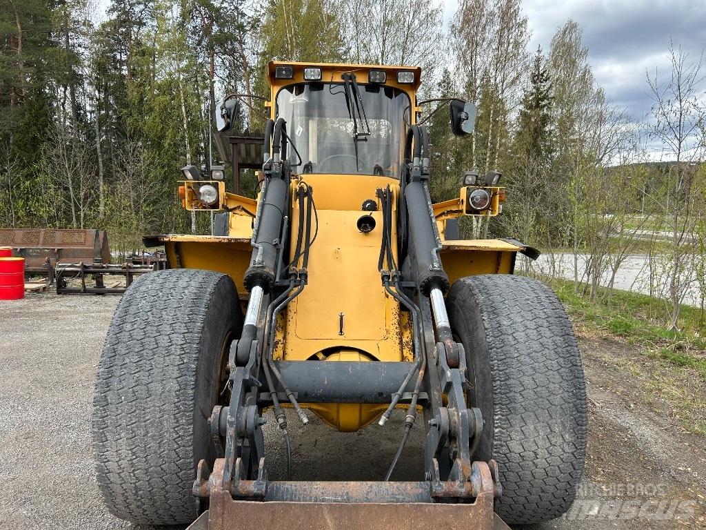 Volvo L 120 Carregadeiras de rodas
