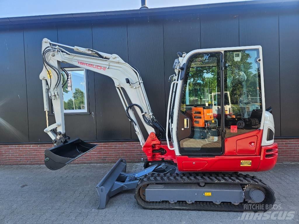 Takeuchi TB 240 Miniescavadeiras