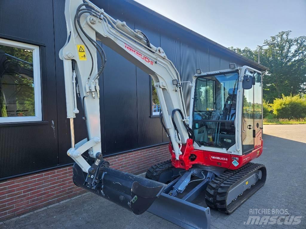 Takeuchi TB 240 Miniescavadeiras