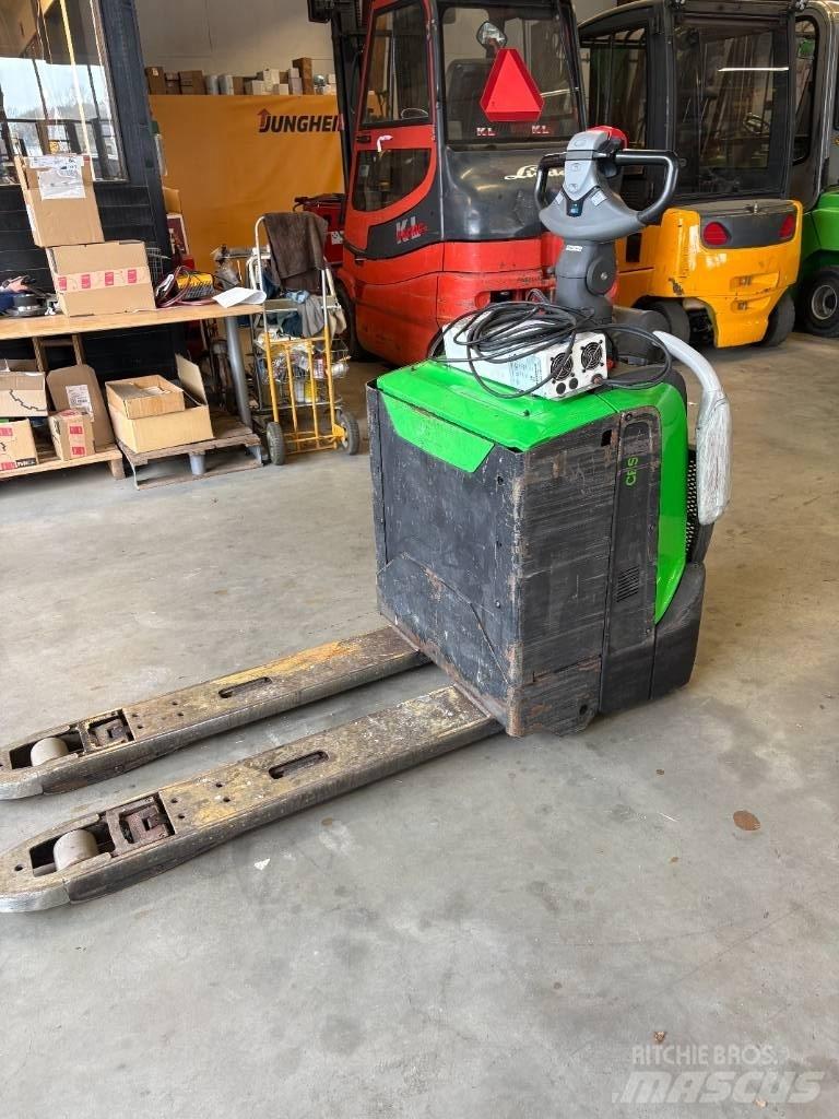 Cesab P 320 Porta-paletes com plataforma