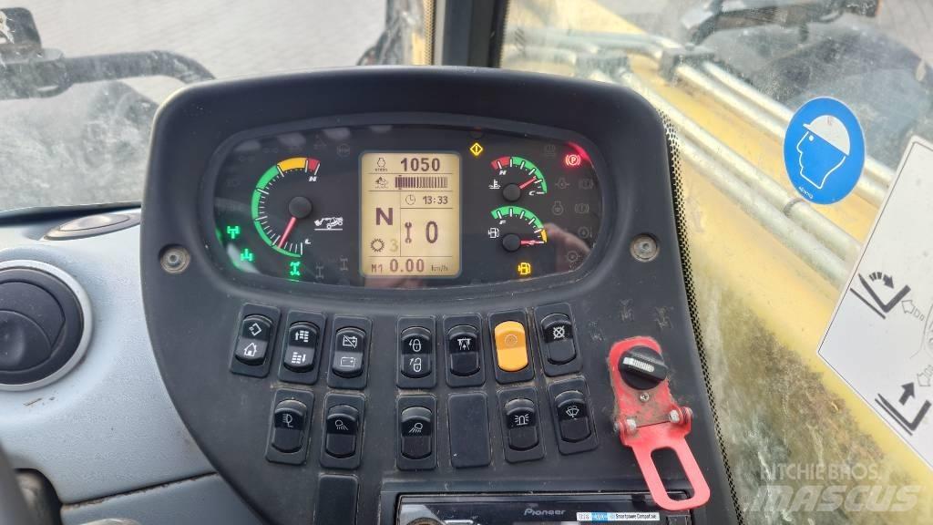 New Holland TH 7.42 Manipulador telescópico