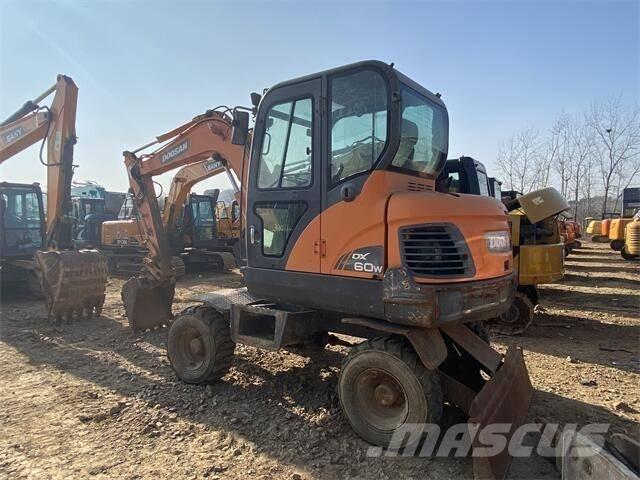 Doosan DX60W Escavadoras de rodas