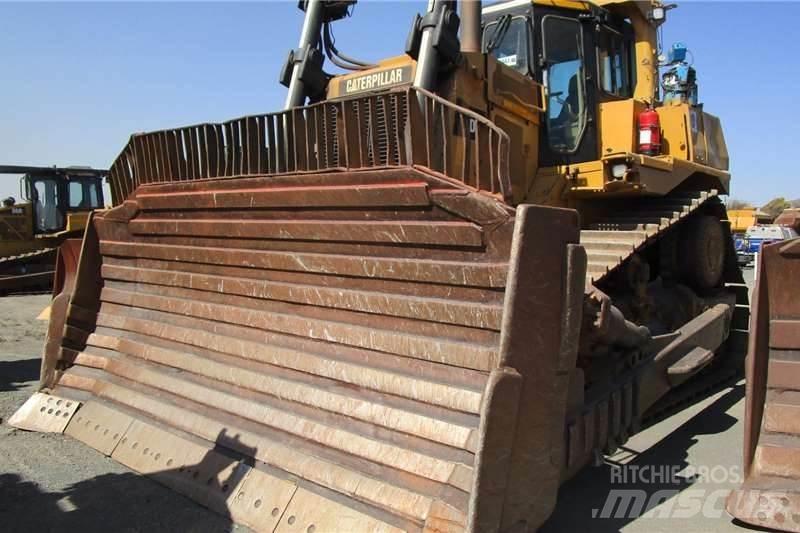 CAT D9R Dozers - Tratores rastos