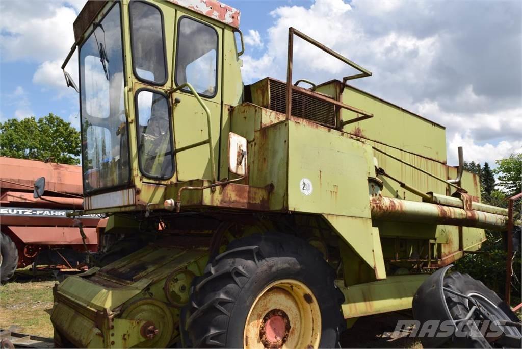 CLAAS Dominator 80 Ceifeiras debulhadoras