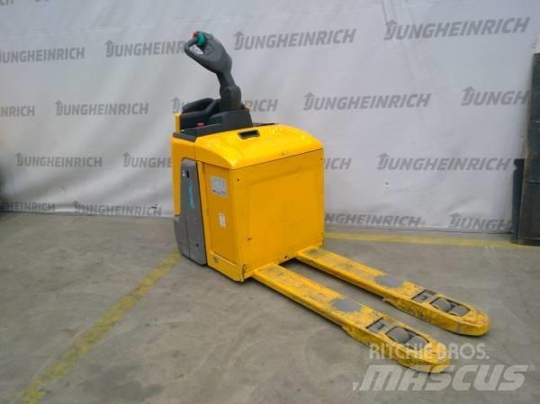 Jungheinrich ERE 120 Porta-paletes com plataforma