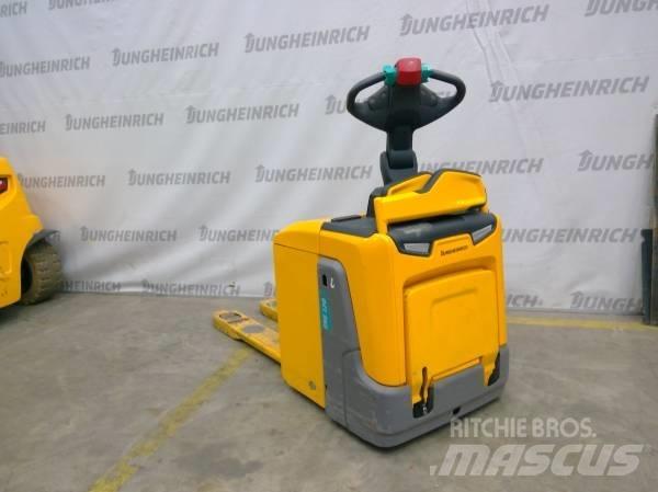Jungheinrich ERE 120 Porta-paletes com plataforma