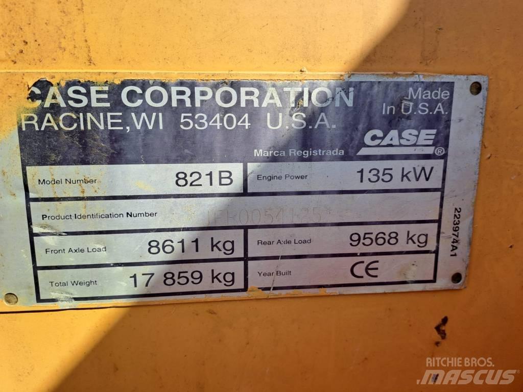 CASE 821 B Carregadeiras de rodas