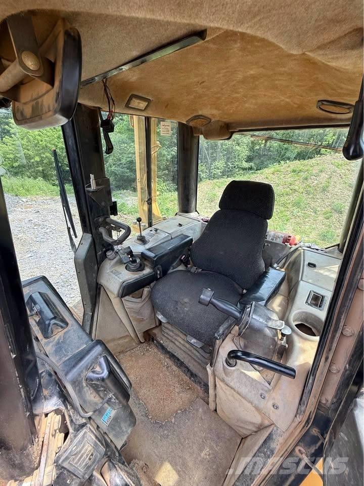 CAT D 6 N XL Dozers - Tratores rastos