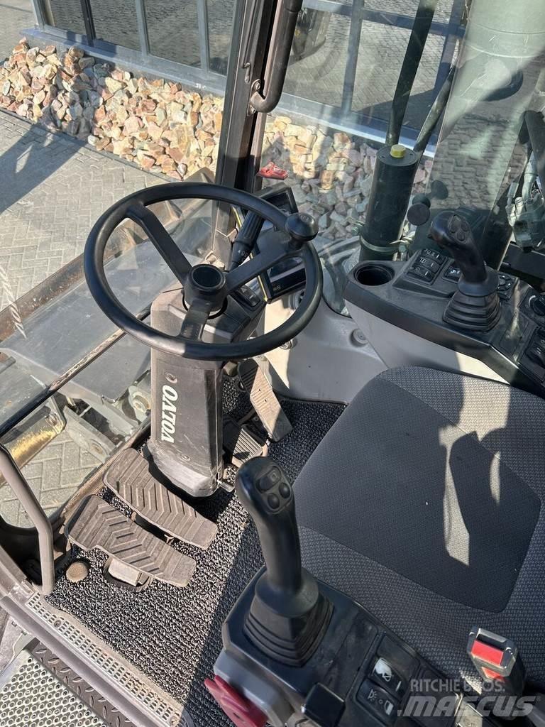 Volvo EW180E Escavadoras de rodas