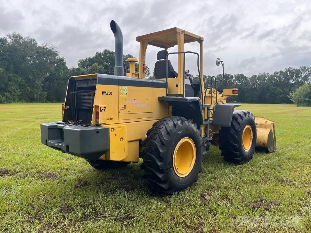 Komatsu WA 250-3L Carregadeiras de rodas