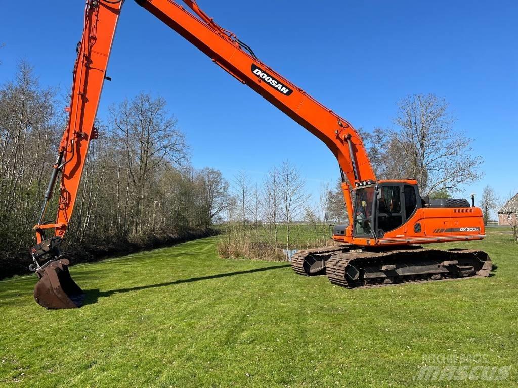 Doosan DX 300 Escavadeiras de esteiras