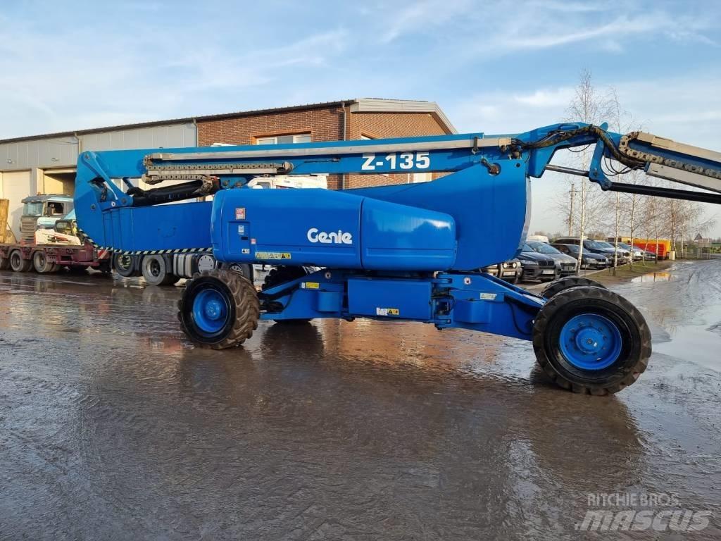 Genie Z 135 4x4 Elevadores braços articulados