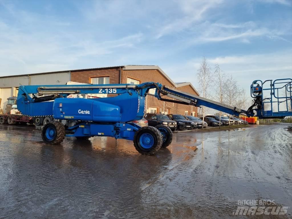 Genie Z 135 4x4 Elevadores braços articulados