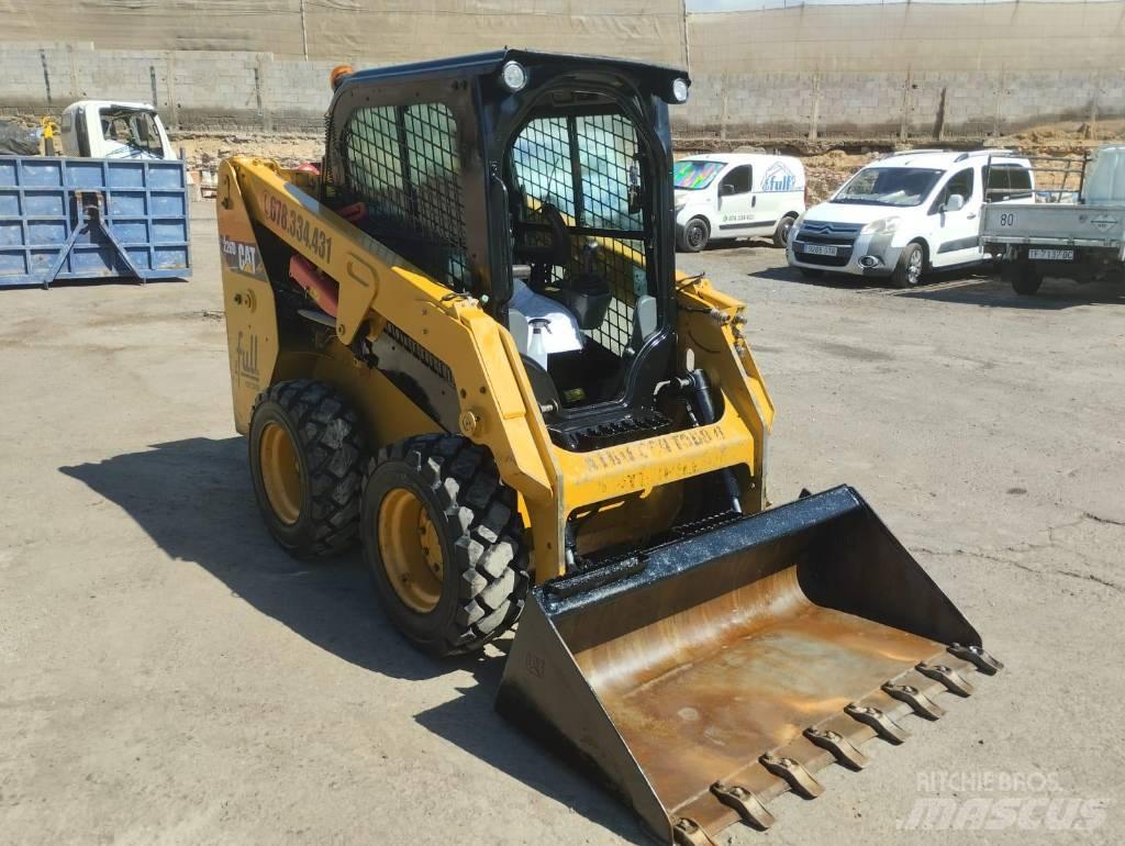 CAT 226 D Minicarregadeiras