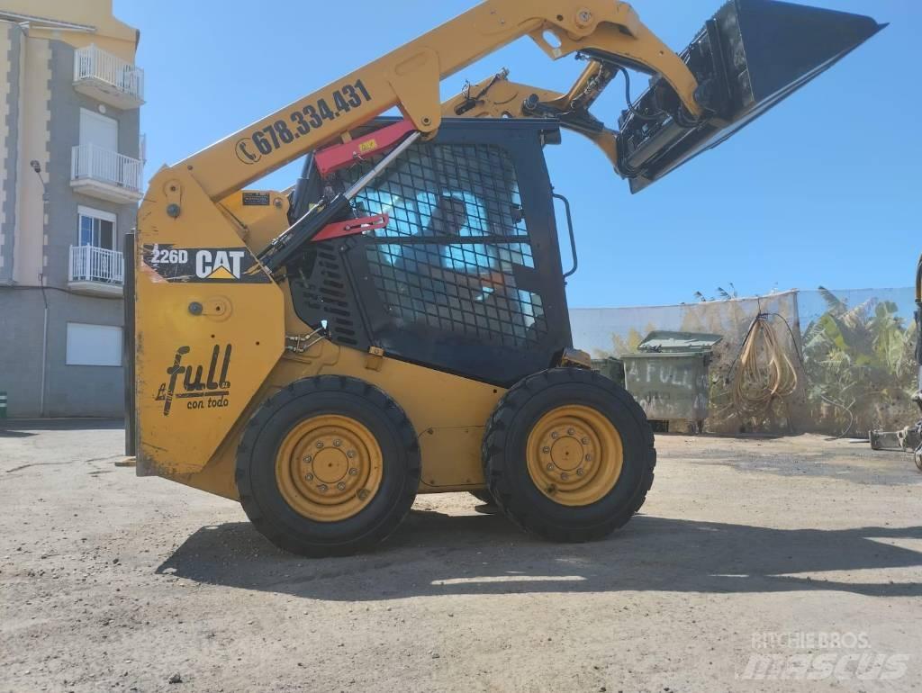 CAT 226 D Minicarregadeiras
