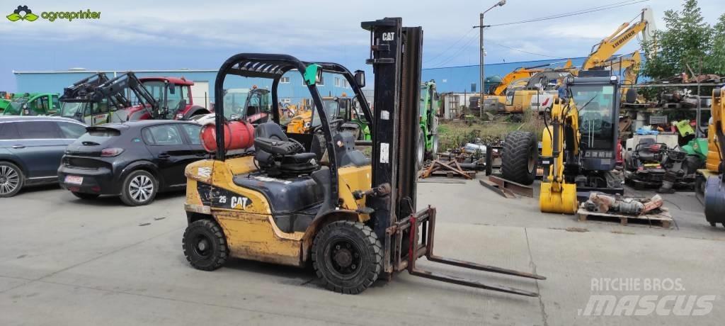 CAT GP 25 N Empilhadores a gás