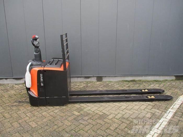 Toyota LPE 250 Porta-paletes com plataforma
