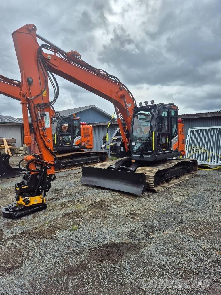 Hitachi ZX 135 US -7 Escavadeiras de esteiras