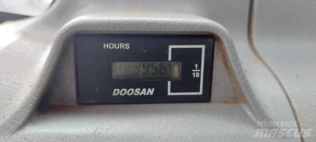Doosan DX225LC-5 Escavadeiras de esteiras