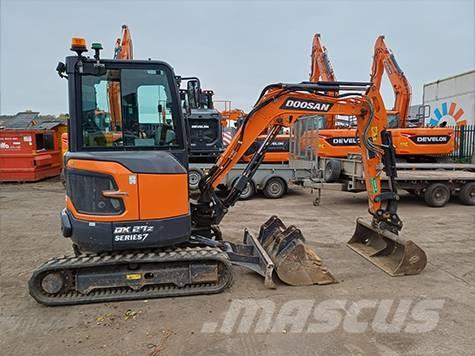 Doosan DX 27 Z - 7 Miniescavadeiras