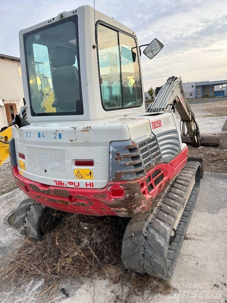 Takeuchi TB250 Miniescavadeiras