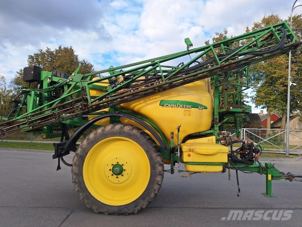 John Deere 840 Pulverizadores rebocados